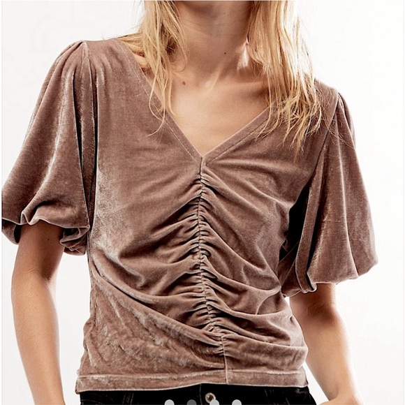 Free People•Cupcake top•Velvet Ruched Puff Sleeve V-Neck•sz L - Picture 3 of 14